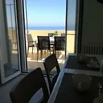 Bianco Di Mare Apartamento *